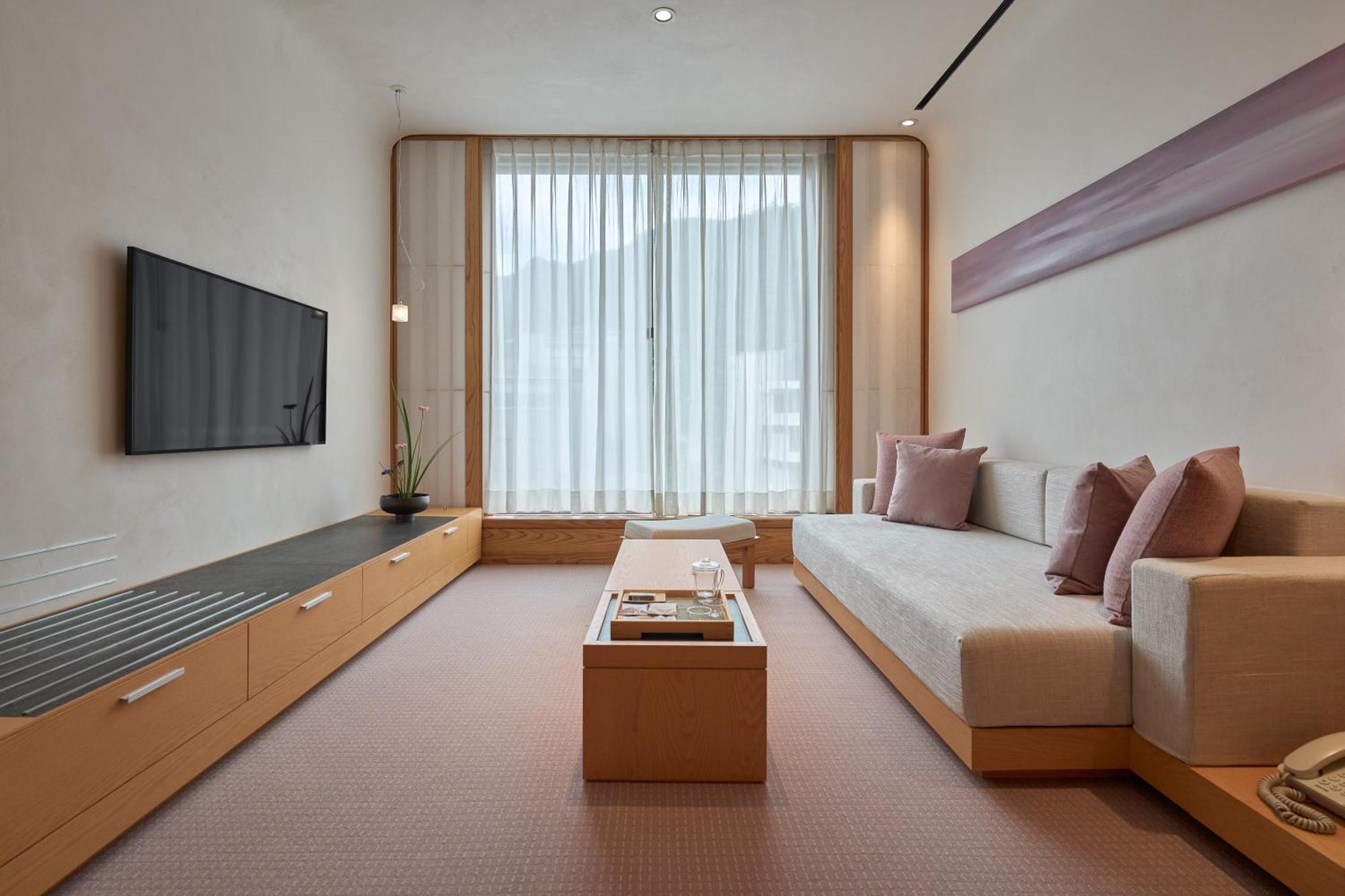 Hotel Royal Chiao Hsi Jiaoxi Exterior photo A living room at The Park, New Delhi