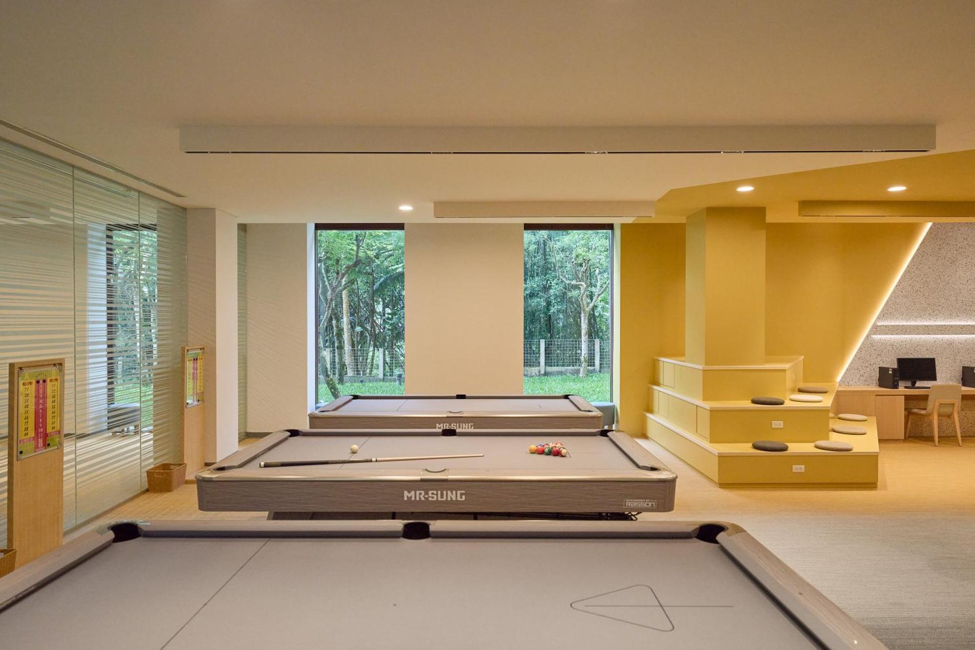 Hotel Royal Chiao Hsi Jiaoxi Exterior photo A carom billiards table