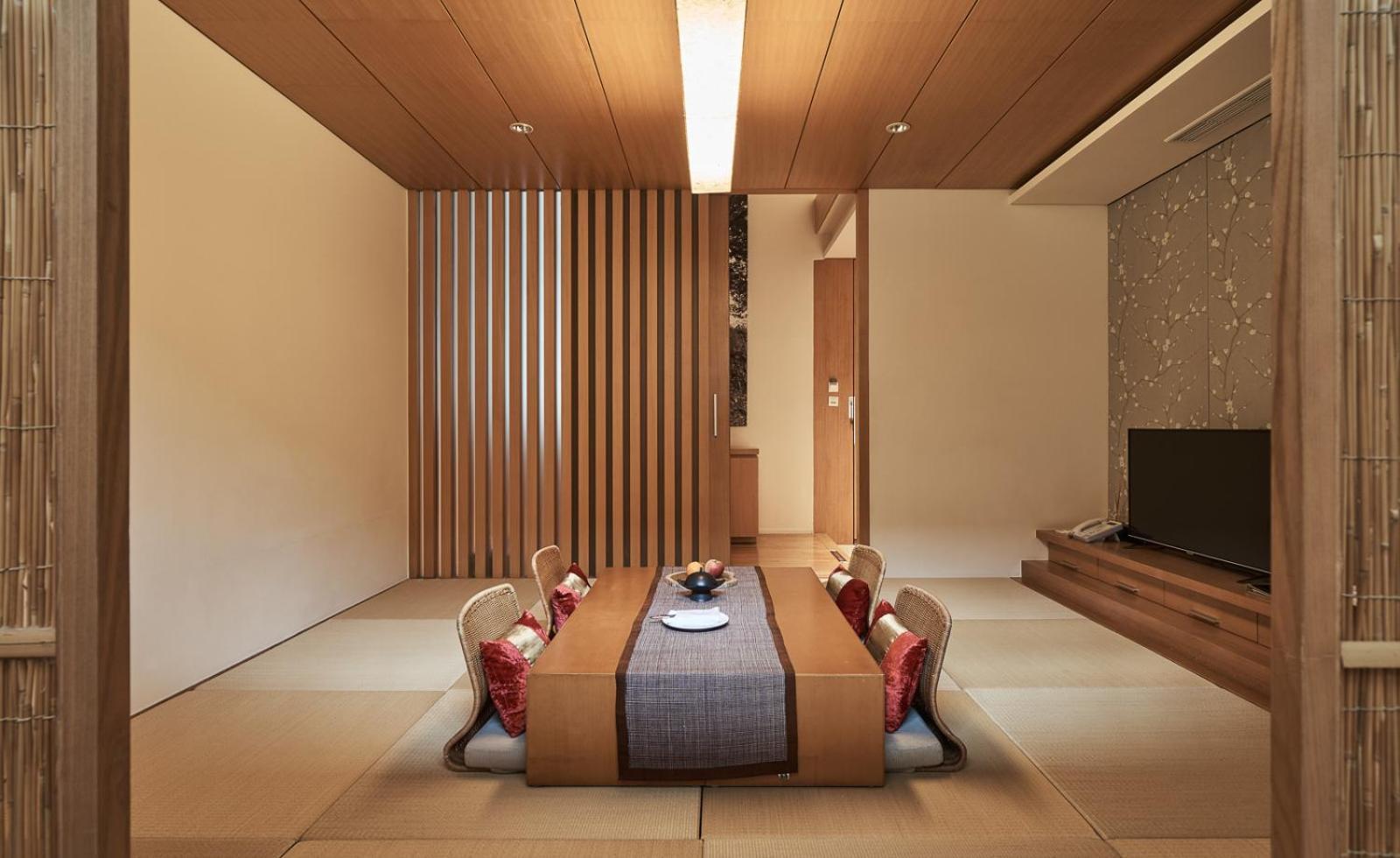 Hotel Royal Chiao Hsi Jiaoxi Exterior photo A modern Japanese dining room