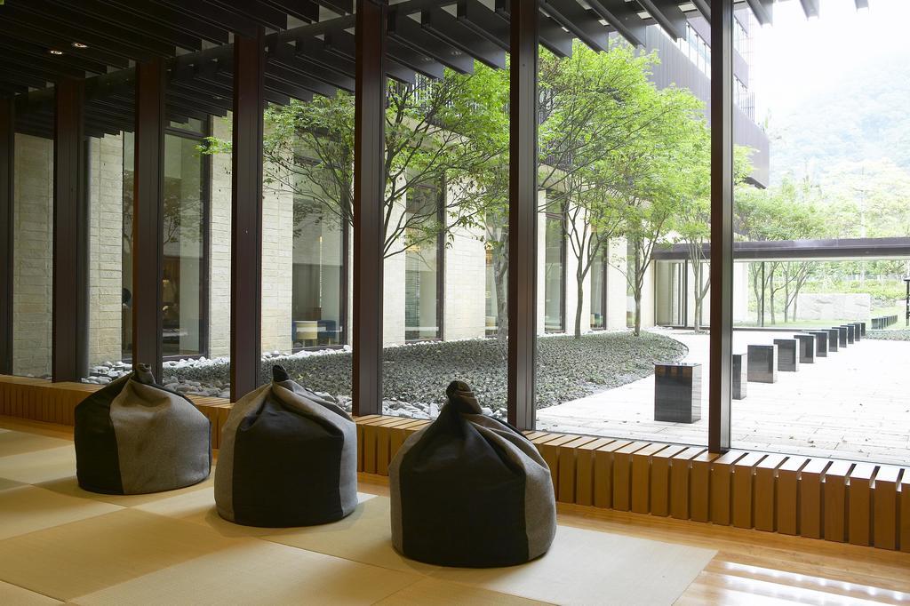 Hotel Royal Chiao Hsi Jiaoxi Exterior photo The interior of the library