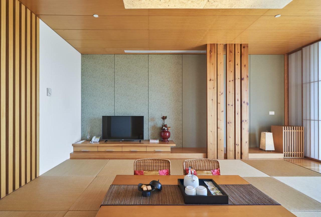 Hotel Royal Chiao Hsi Jiaoxi Exterior photo A Japanese-style room at the hotel